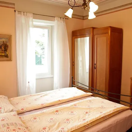 Perla Del Villa