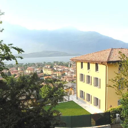 Perla Del Villa *